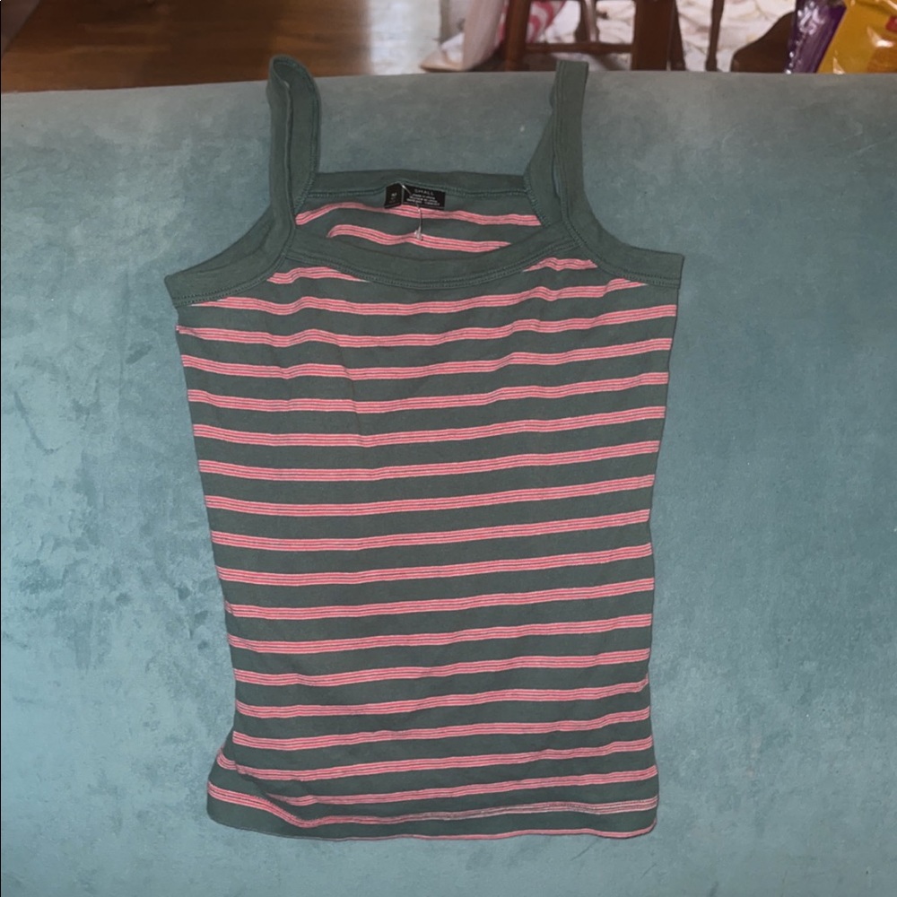 ❤️ 5$ for 25$  Zumiez Vine tank top size small